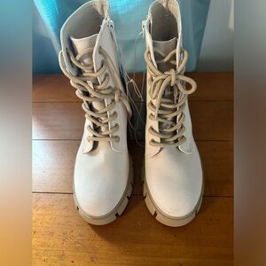 NWT Women’s Boot